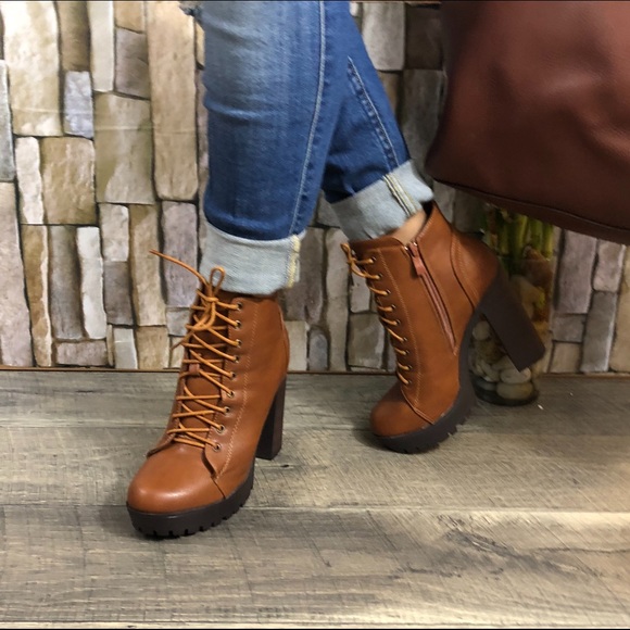 TAN LACE UP CHUNKY PLATFORM ANKLE - Picture 7 of 8